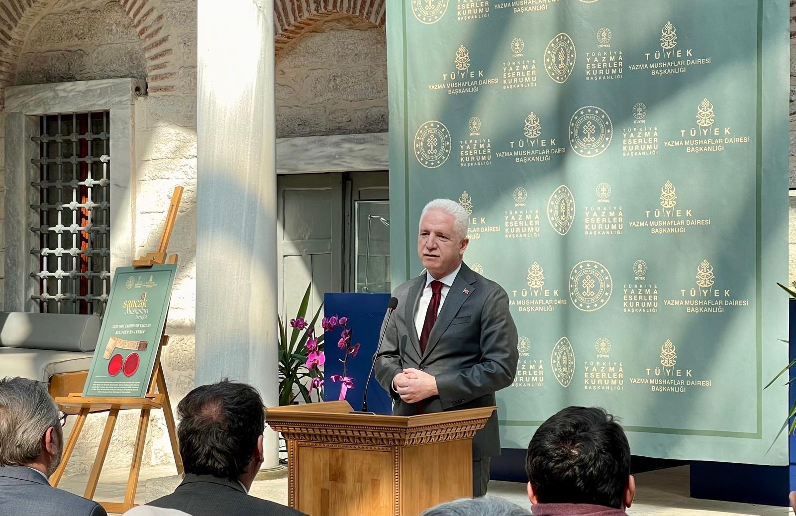 Asırların Şahidi “Sancak Mushafları Sergisi” İlk Kez İstanbul’da Açıldı